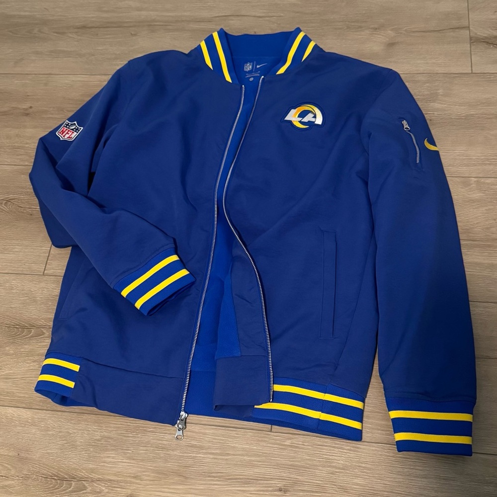 Nike Blue Jacket with Full-Length Zipper and Stand-Up Collar